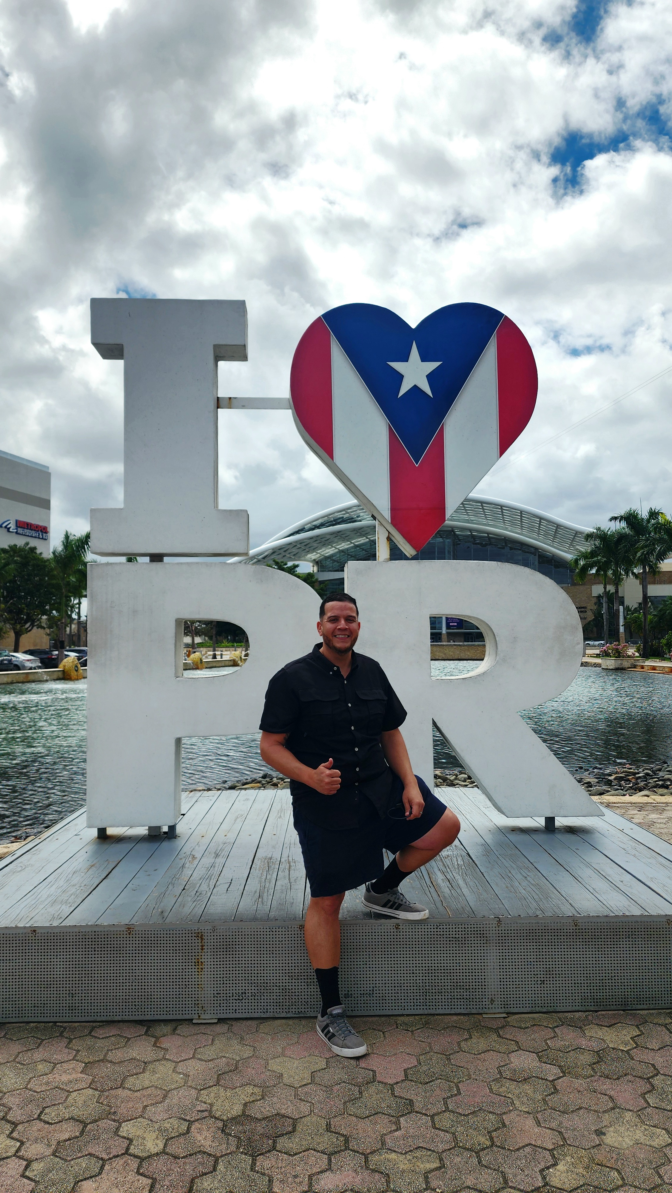 Jorge García at a Puerto Rico landmark